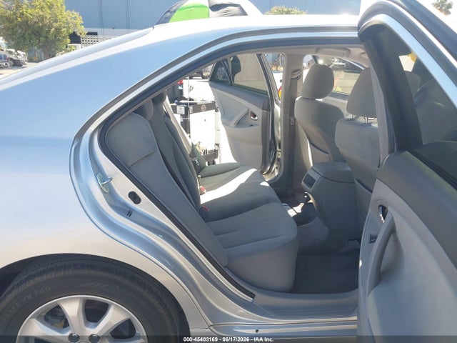 2010 Toyota CAMRY LE V6 photo 8