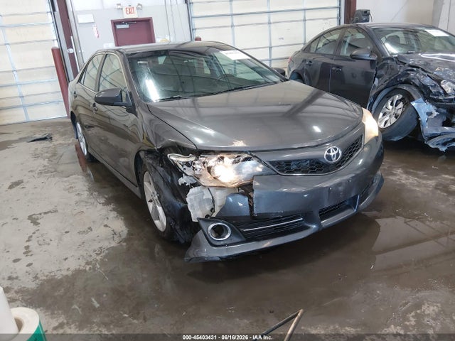 2014 Toyota CAMRY SE — фото 1