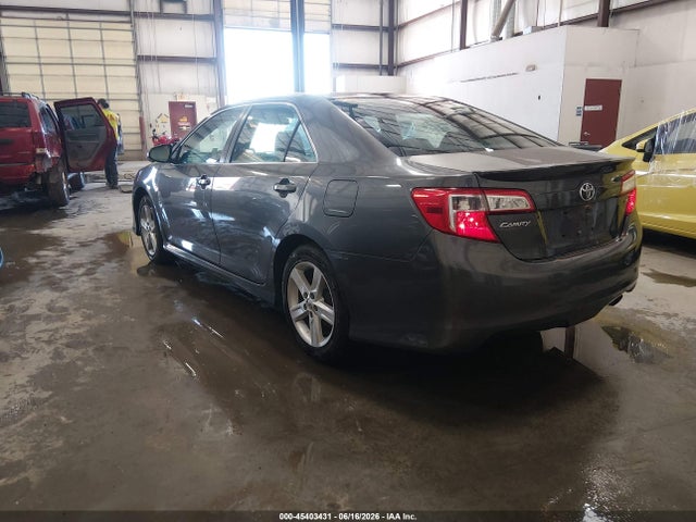 2014 Toyota CAMRY SE — фото 3