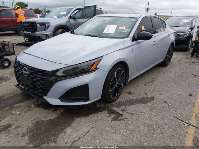 2023 Nissan ALTIMA SR FWD 照片 2