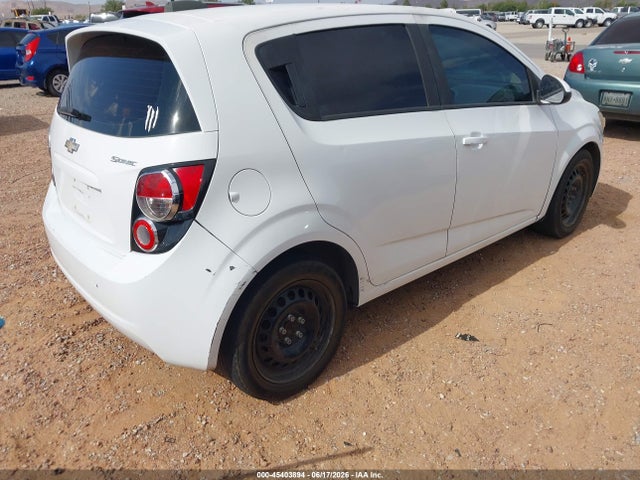 2015 Chevrolet SONIC LS AUTO — фото 4
