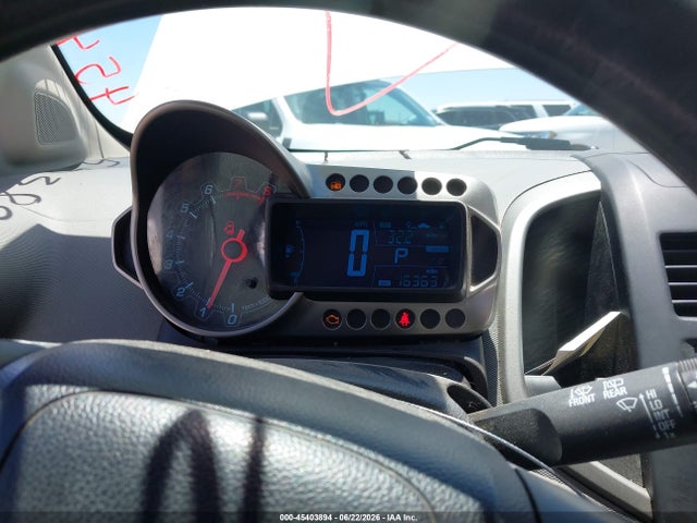 2015 Chevrolet SONIC LS AUTO — фото 7