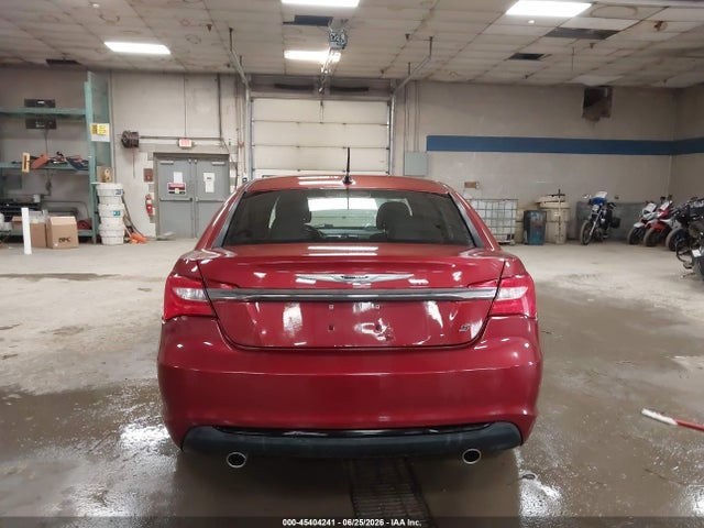 2012 Chrysler 200 S — миниатюра 16