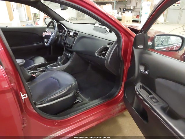 صورة 5 لـ 2012 Chrysler 200 S