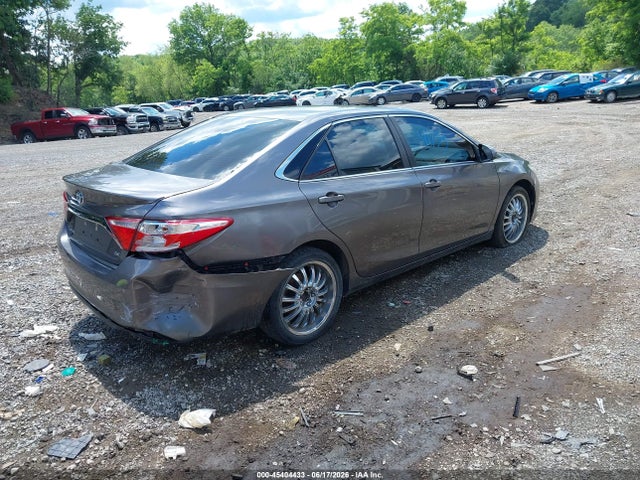 2017 Toyota CAMRY SE photo 4