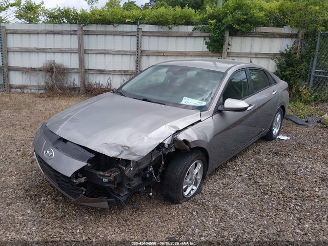 صورة 2 لـ 2023 Hyundai ELANTRA SE