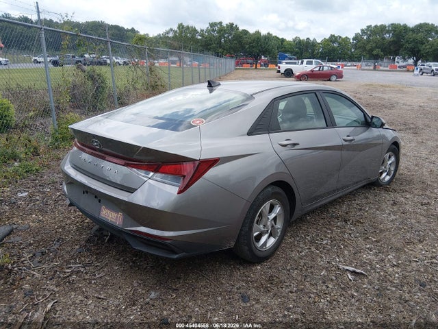 صورة 4 لـ 2023 Hyundai ELANTRA SE