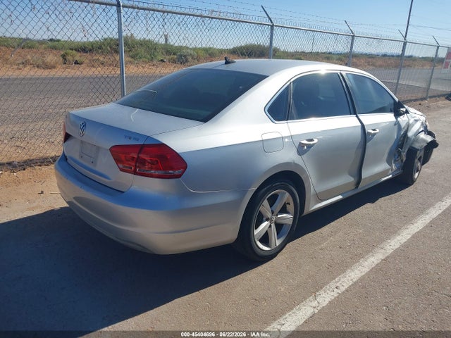صورة 4 لـ 2014 Volkswagen PASSAT 1.8T SE