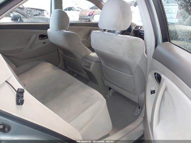 صورة 8 لـ 2011 Toyota CAMRY LE