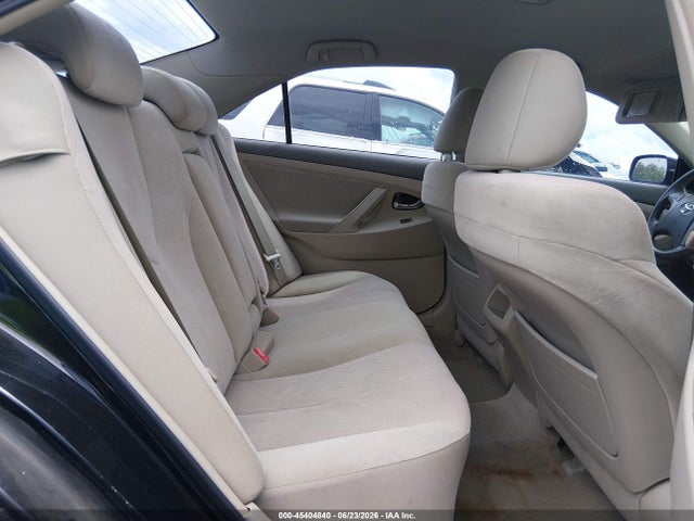 2011 Toyota CAMRY photo 8