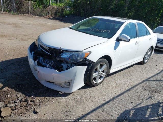 2014 Toyota CAMRY SE — фото 2