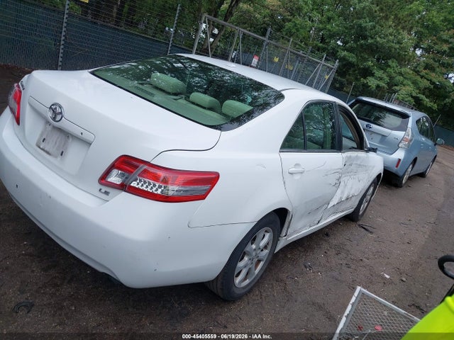 2011 Toyota CAMRY LE — фото 4