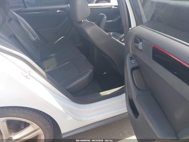صورة 8 لـ 2017 Volkswagen JETTA GLI