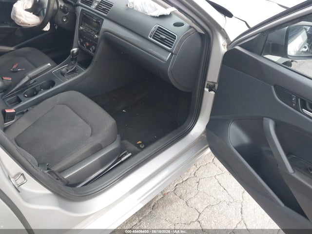2013 Volkswagen PASSAT 2.5L S — фото 5
