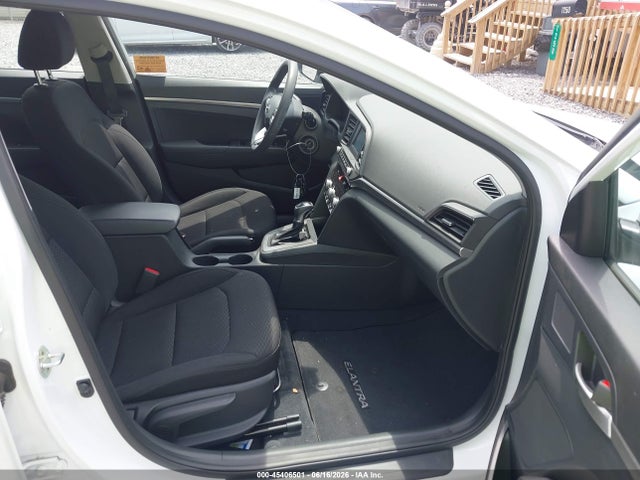2020 Hyundai ELANTRA SE photo 5