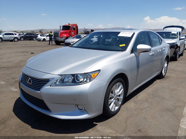 2015 Lexus ES 300H 照片 2