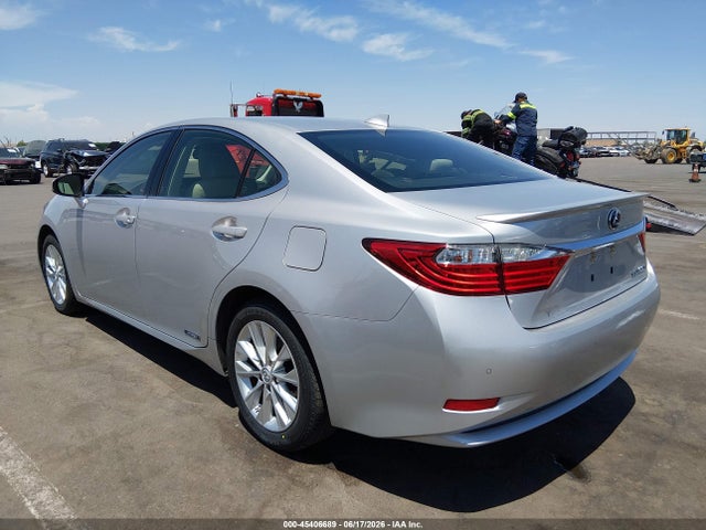 2015 Lexus ES 300H 照片 3