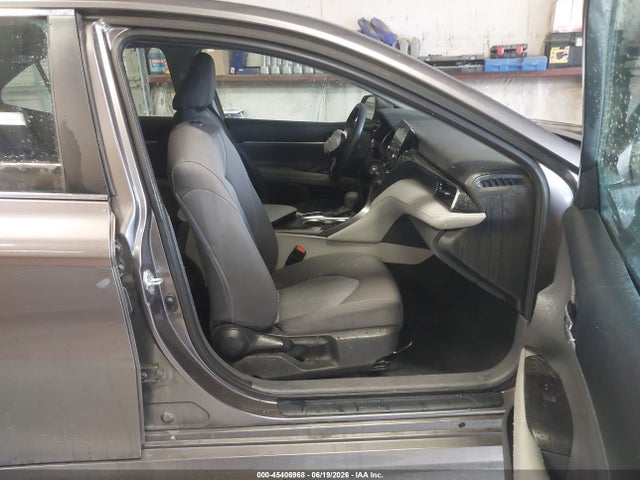 2022 Toyota CAMRY LE AWD photo 5