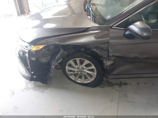 2022 Toyota CAMRY LE AWD photo 6