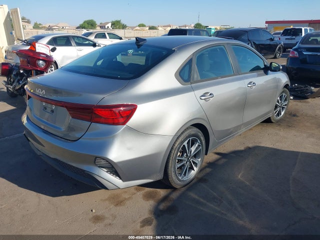 2022 KIA FORTE LXS photo 4