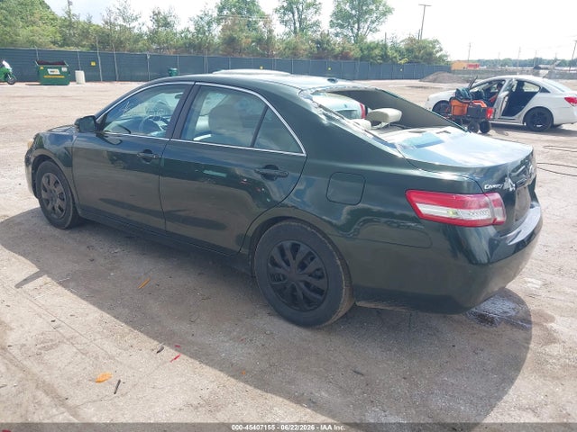 2011 Toyota CAMRY LE photo 3