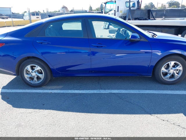 2021 Hyundai ELANTRA SE 照片 6
