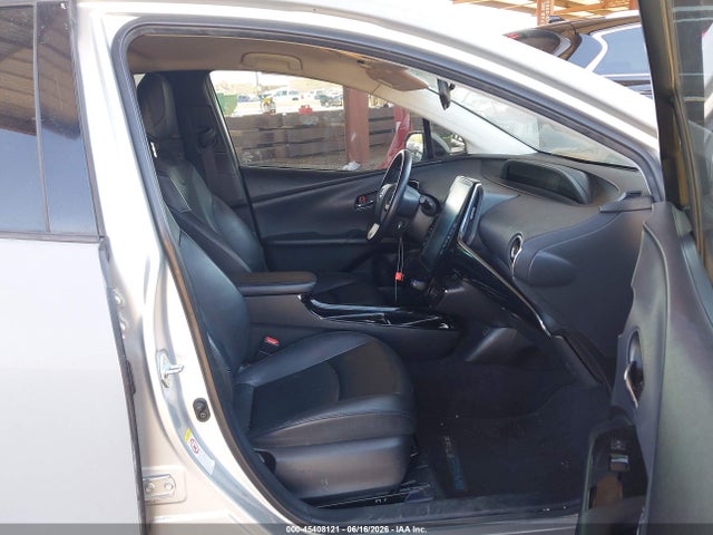 2019 Toyota PRIUS PRIME PREMIUM photo 5
