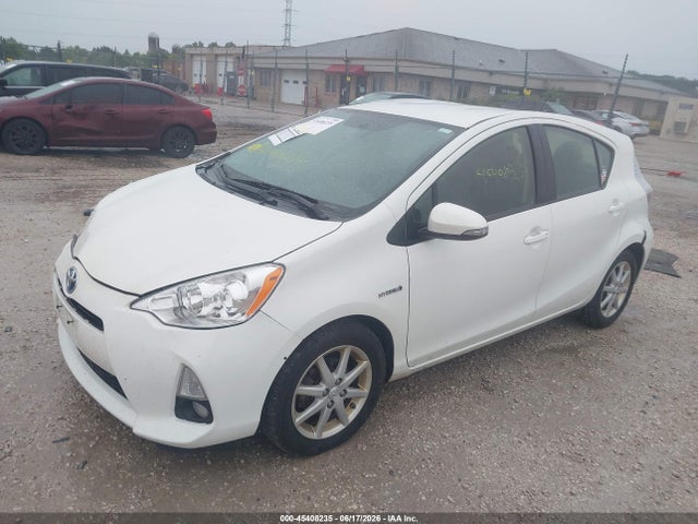 صورة مصغرة 2 لـ 2012 Toyota PRIUS C FOUR