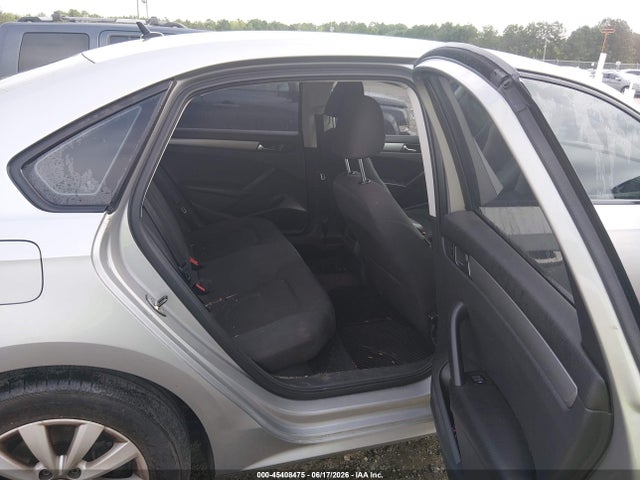2013 Volkswagen PASSAT S 照片 8