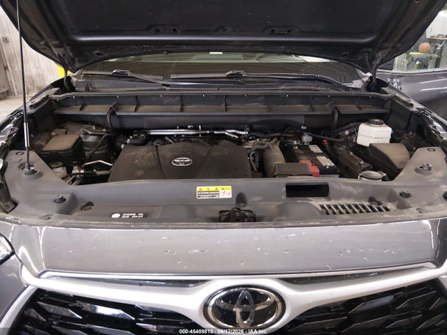 2021 TOYOTA HIGHLANDER XLE 10