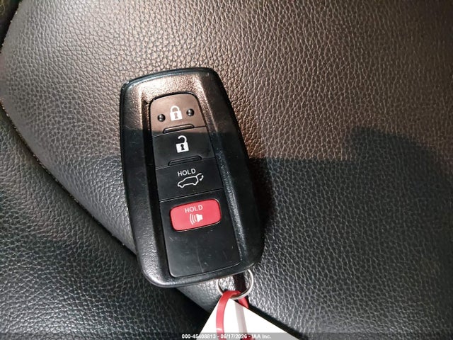 2021 TOYOTA HIGHLANDER XLE 11
