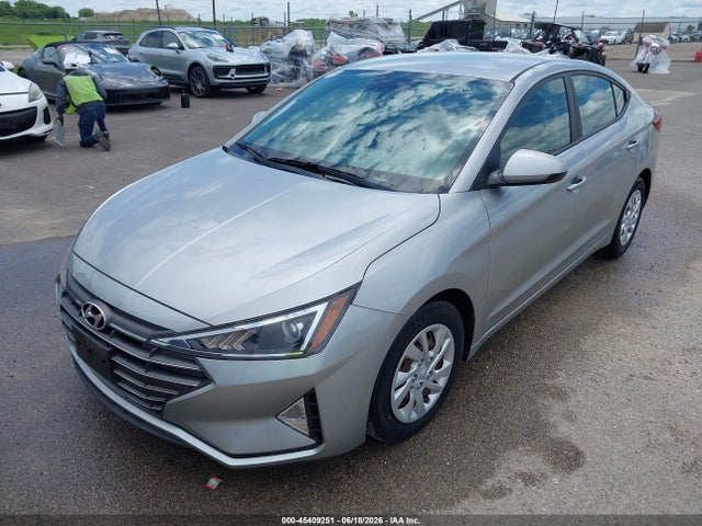 2020 Hyundai ELANTRA SE 照片 2