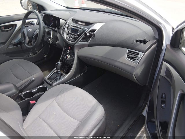 صورة 5 لـ 2016 Hyundai ELANTRA SE