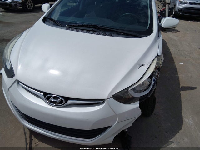 صورة 6 لـ 2016 Hyundai ELANTRA SE