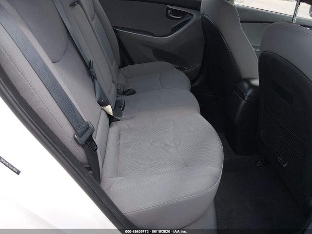 صورة 8 لـ 2016 Hyundai ELANTRA SE