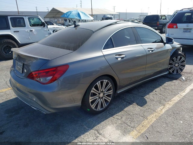 صورة 4 لـ 2017 Mercedes-BENZ CLA