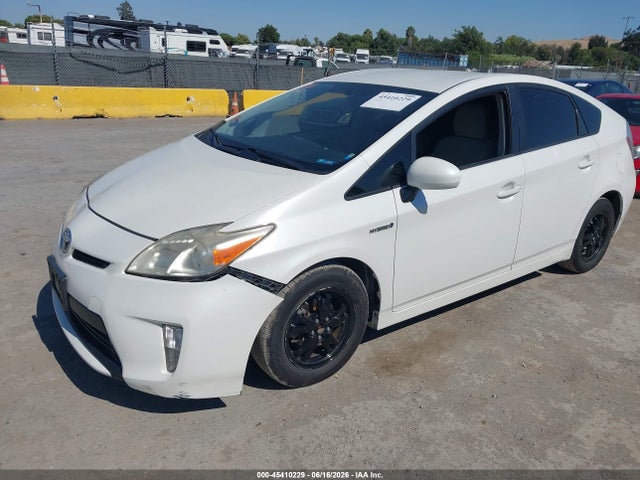 صورة 2 لـ 2012 Toyota PRIUS TWO