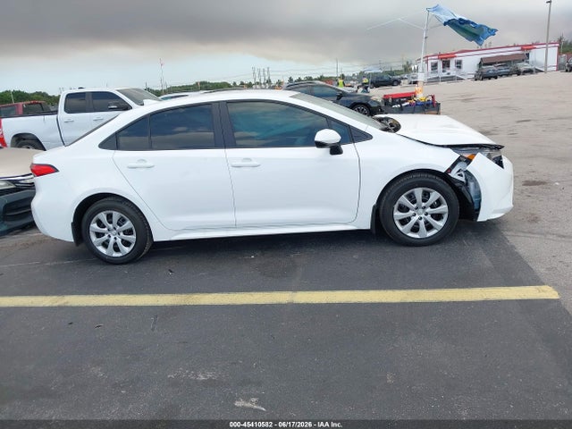 2026 Toyota COROLLA LE thumbnail 13