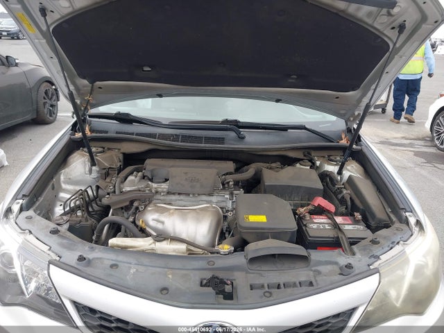 صورة 10 لـ 2014 Toyota CAMRY SE