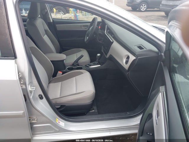 2019 Toyota COROLLA LE photo 5