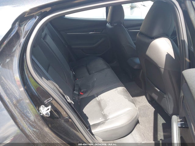 صورة 8 لـ 2025 Mazda MAZDA3 2.5 S PREFERRED