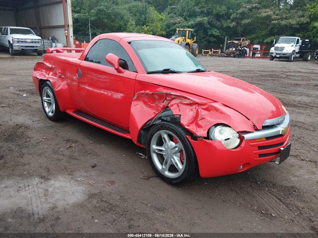 2004 Chevrolet SSR — фото 1