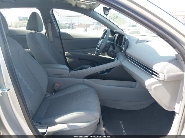 صورة 5 لـ 2021 Hyundai ELANTRA SE