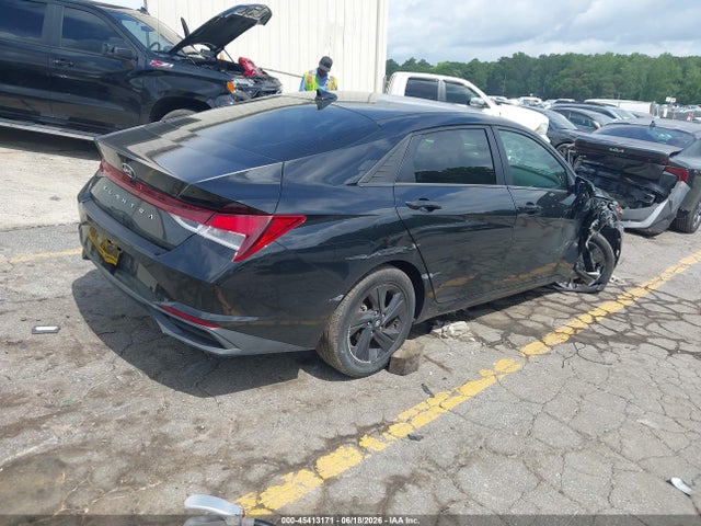 صورة 4 لـ 2022 Hyundai ELANTRA SEL