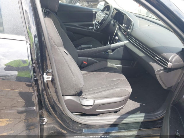 صورة 5 لـ 2022 Hyundai ELANTRA SEL