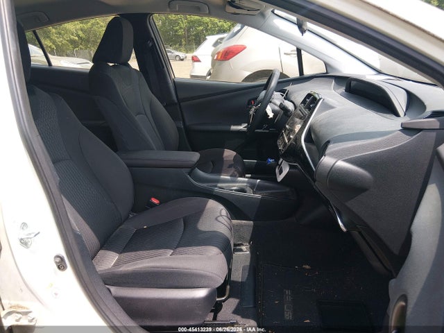 صورة 5 لـ 2016 Toyota PRIUS TWO