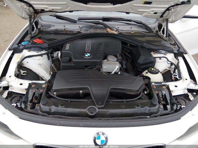 صورة 10 لـ 2017 BMW 320I XDRIVE