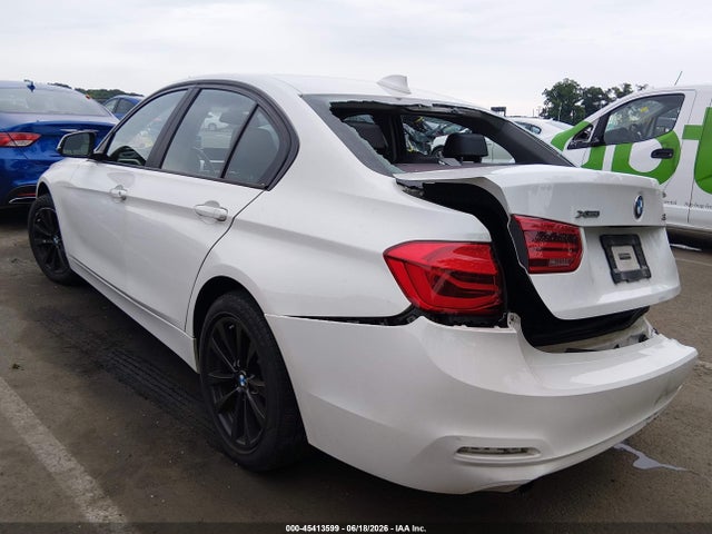 صورة 3 لـ 2017 BMW 320I XDRIVE