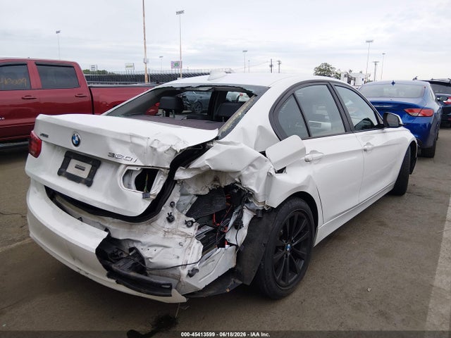 صورة 4 لـ 2017 BMW 320I XDRIVE
