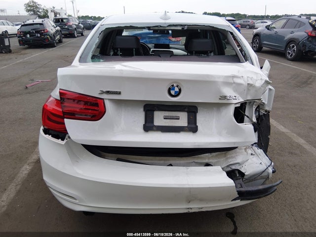 صورة 6 لـ 2017 BMW 320I XDRIVE